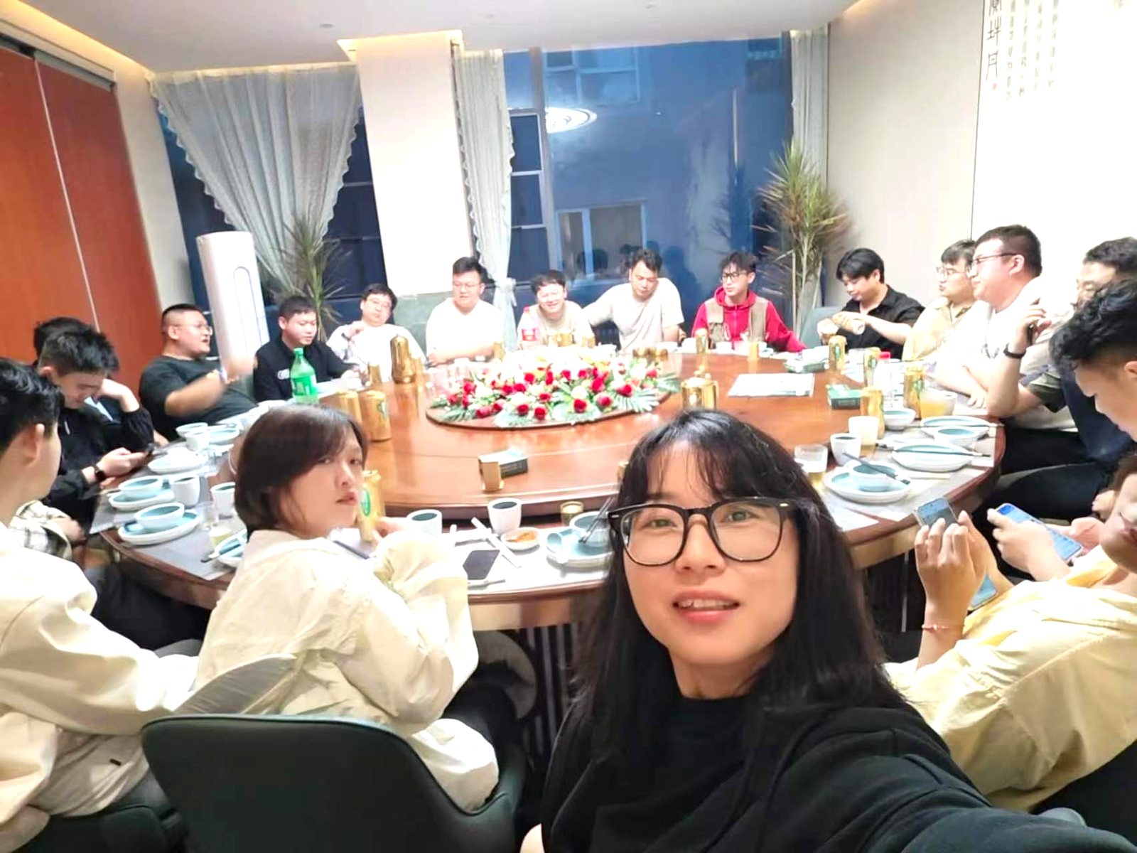 深度科技团队聚餐实拍（一）