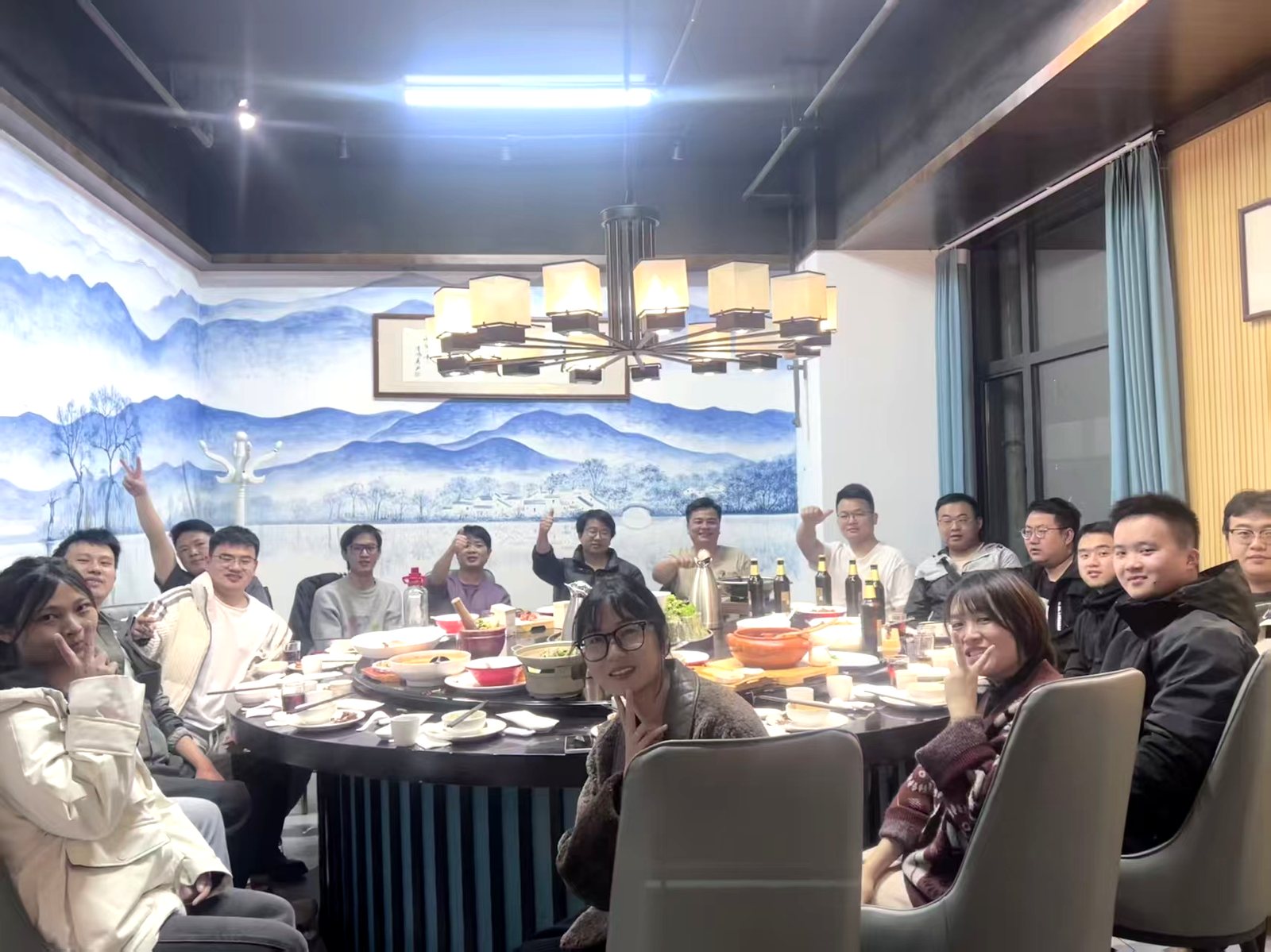 深度科技团队聚餐实拍（五）